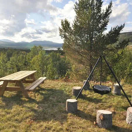 Mountain Views Of Hills And Hébergement de vacances Ron