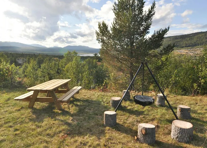 Mountain Views Of Hills And Semesterbostad Ron