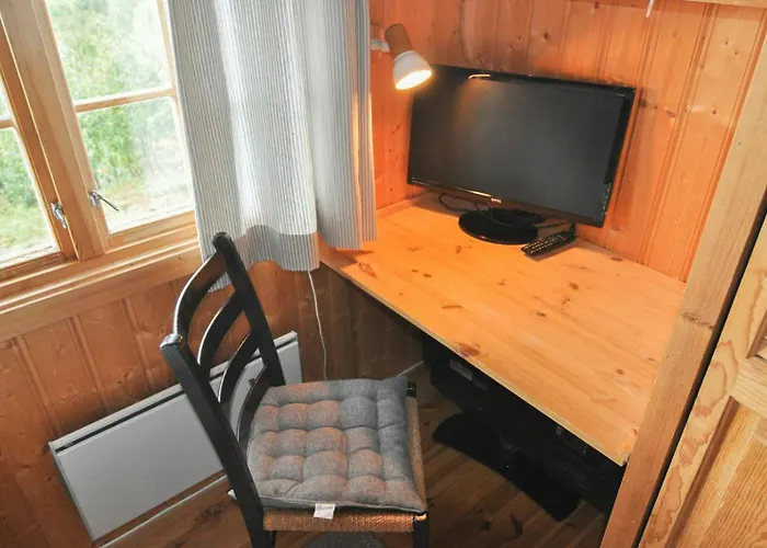 Mountain Views Of Hills And Semesterbostad